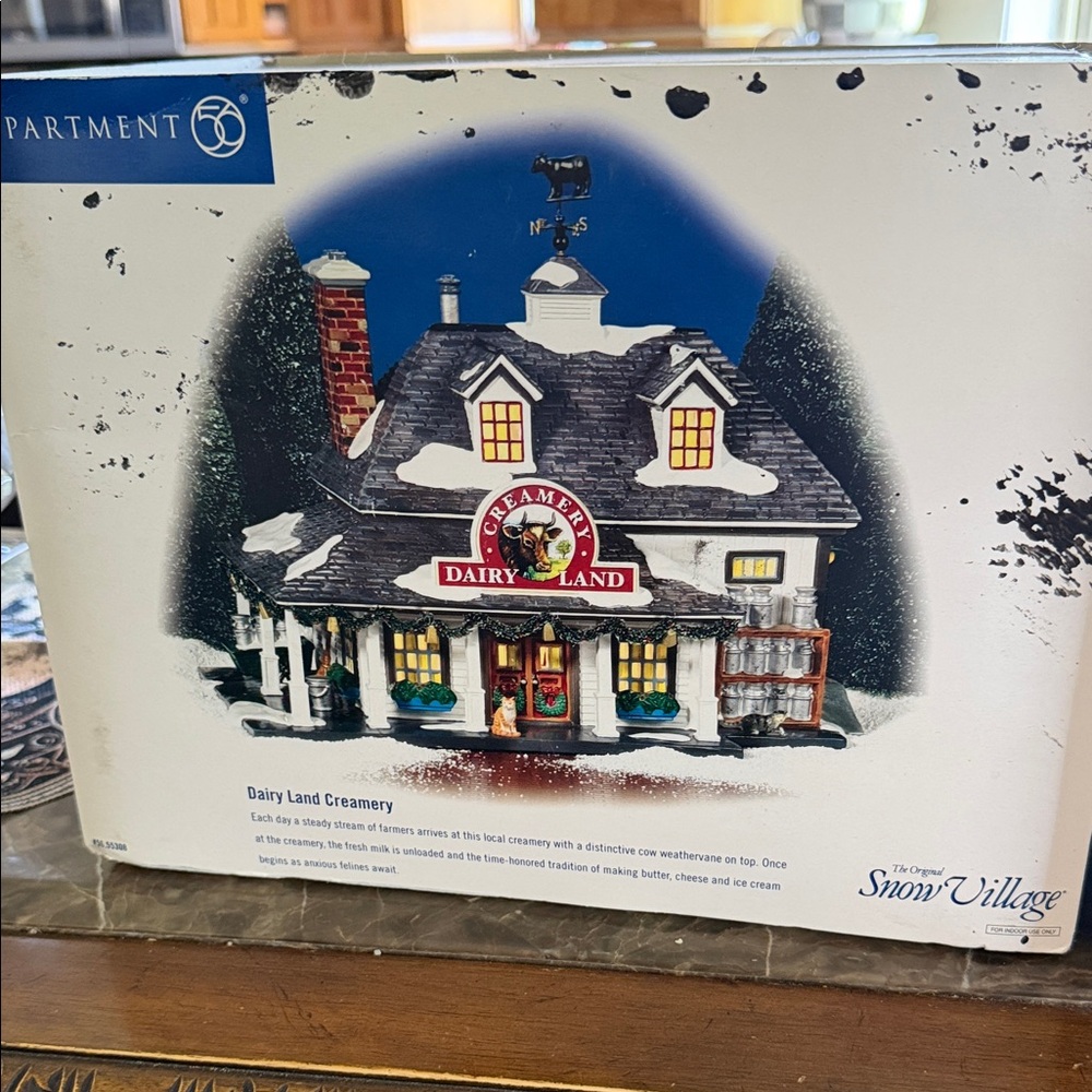 Department 56 Snow Village Dairy Land Creamery/ dairy barn